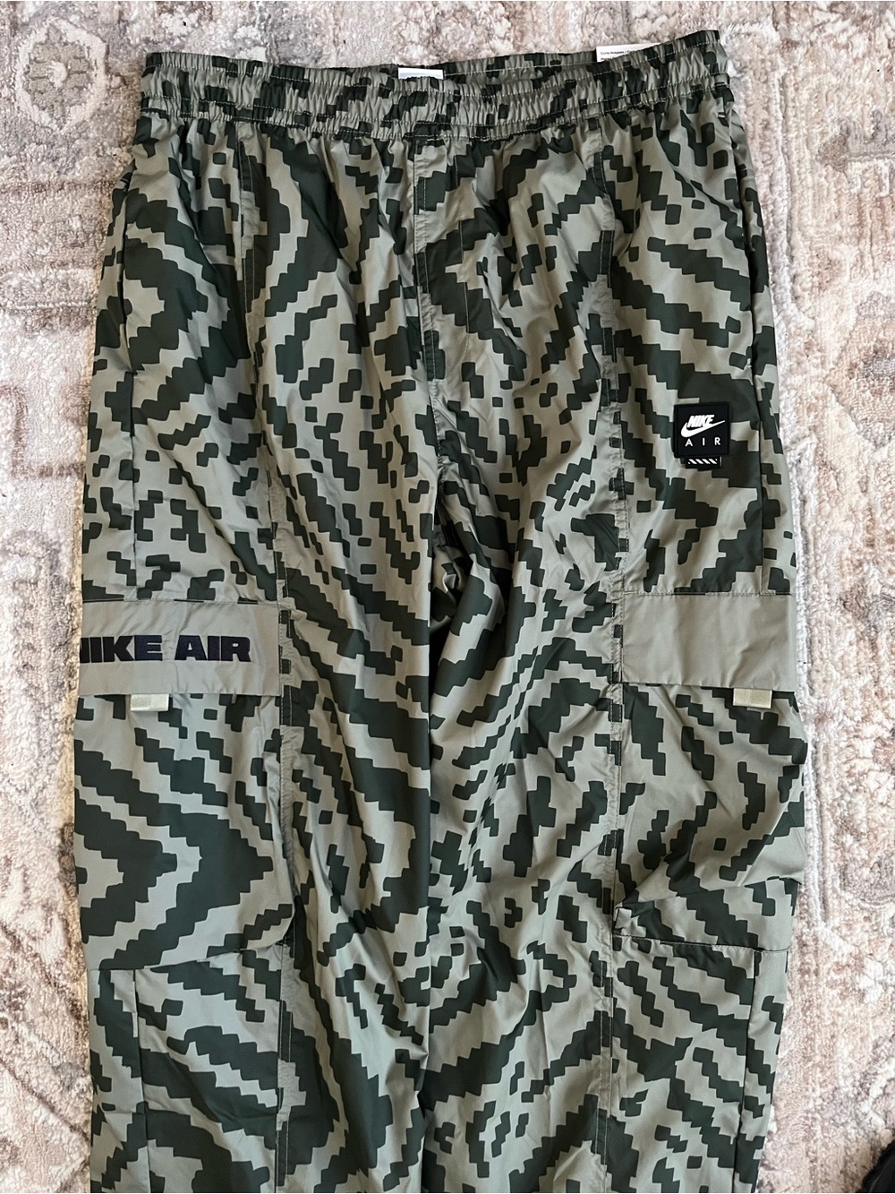 Nike Air Men's Woven All-Over Print Cargo Pants Men's Woven Camo Cargo Pants